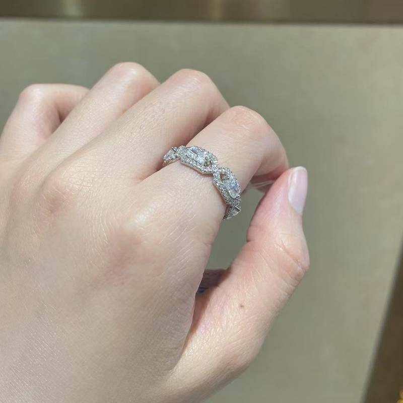 祖母切排戒S925银镀白金定制选款主石Moissanite3.58ct/副石高碳钻